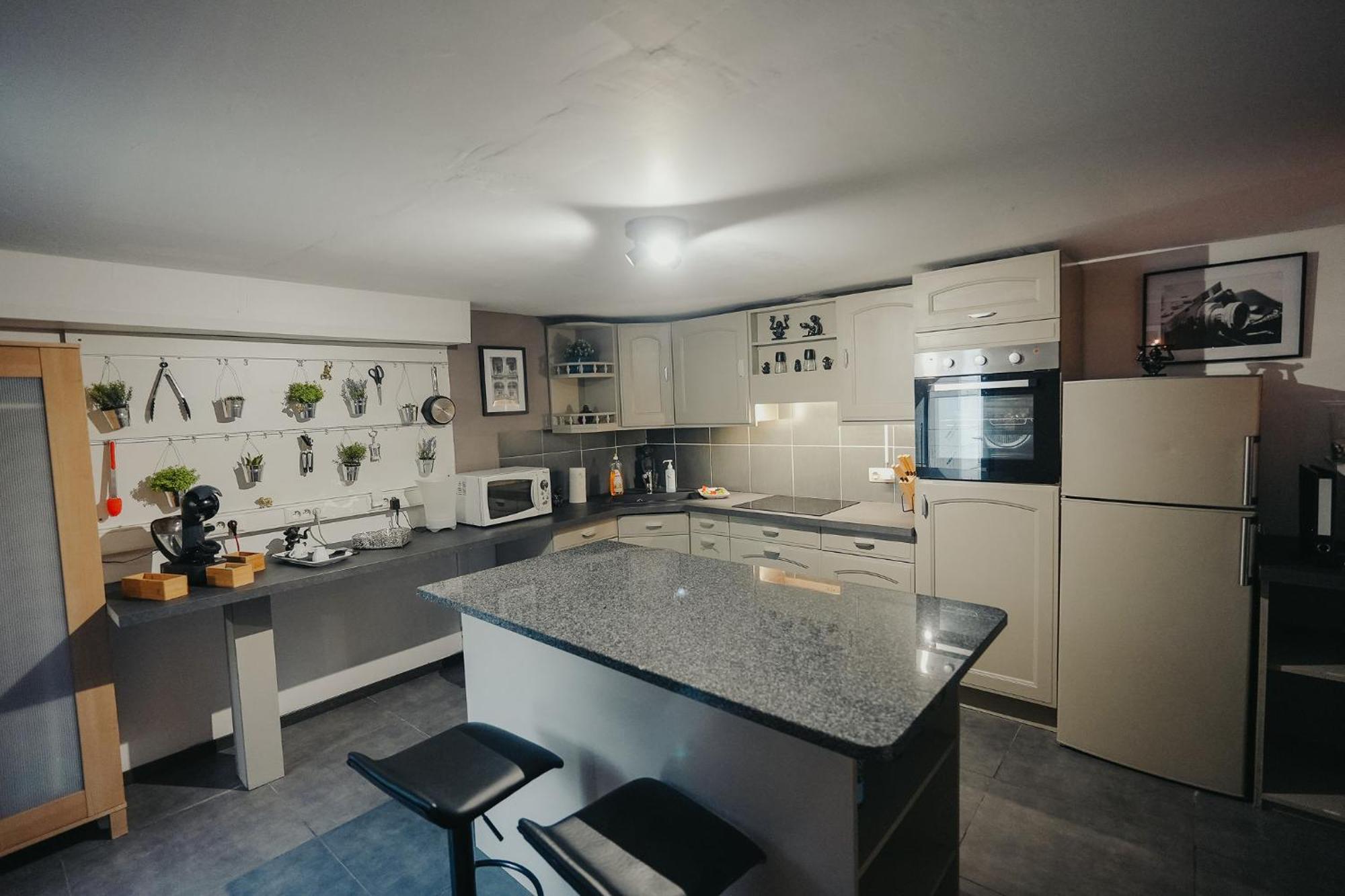 Vip Lounge Appartement Avec Jacuzzi Et Jardin Andenne Экстерьер фото